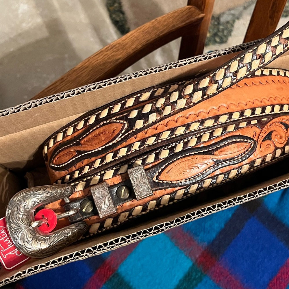 Men’s buck-stitch saddle leather 1-1/2"w ranger belt 34 Charles Hughes maker